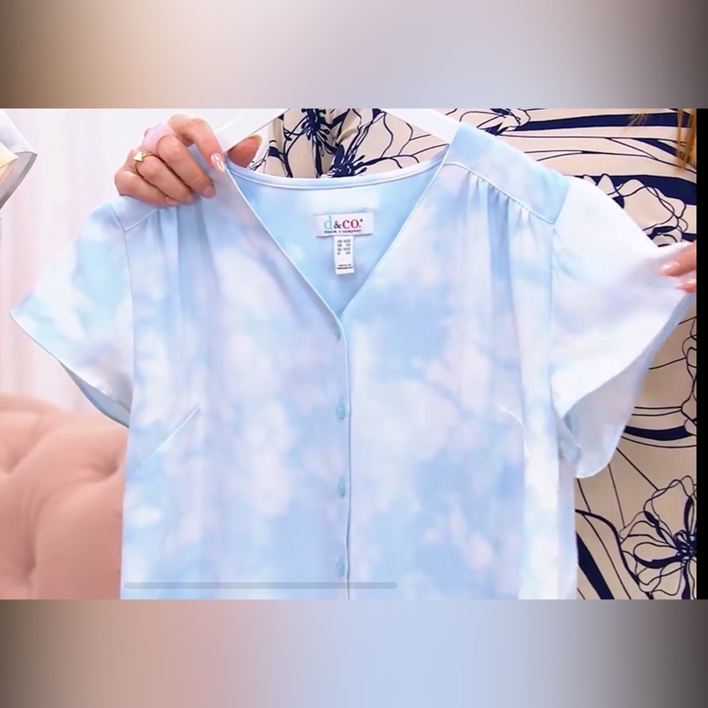 NWT Denim & Co. Printed Button-Front Flutter-Sleeve Blouse, Size M - Picture 6 of 9
